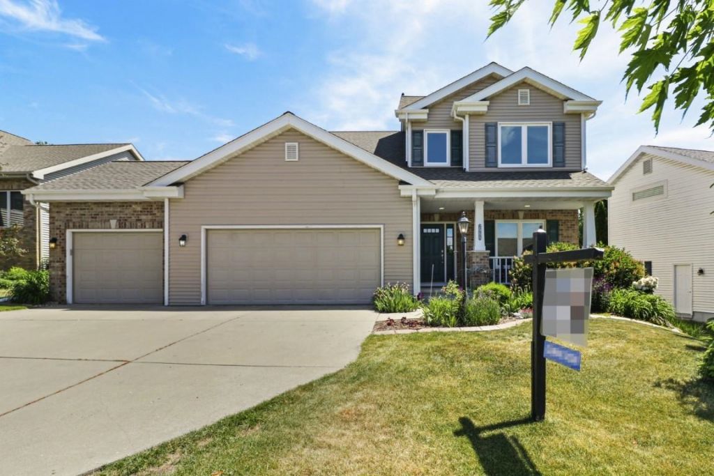 2988 Stamford Place Fitchburg, WI 53711