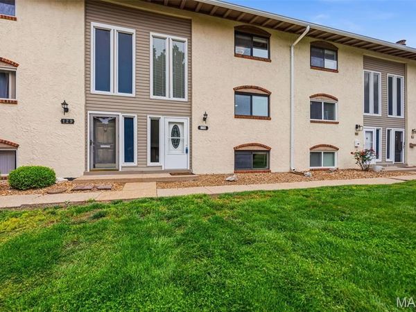 130 Carmel Woods Drive , Ellisville, MO 63021