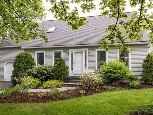 113 Maplewood Drive, Shelburne, VT 05482