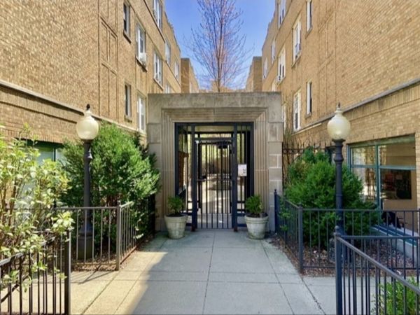 677.5 W Wrightwood Avenue , Unit 1S, Chicago, IL 60614