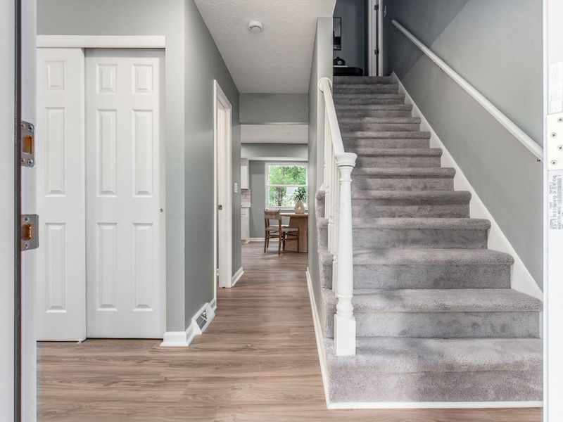 8782 Stonehenge Drive NW, Pickerington, OH 43147 Photo 4