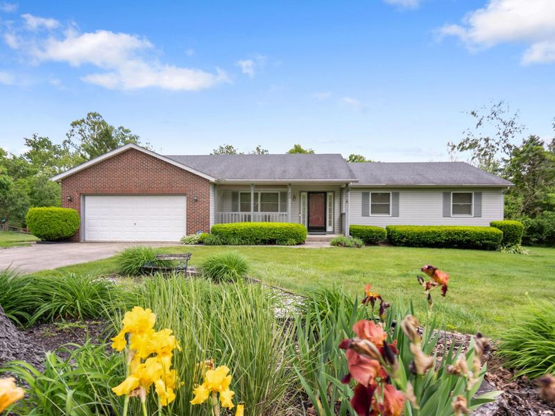 20 Winter Green Loop SW, Pataskala, OH 43062 Photo 1