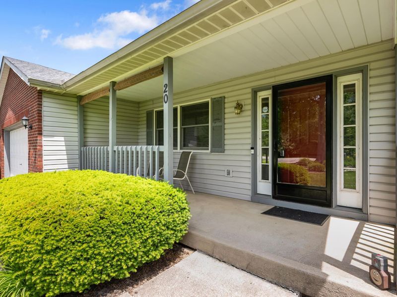 20 Winter Green Loop SW, Pataskala, OH 43062 Photo 2