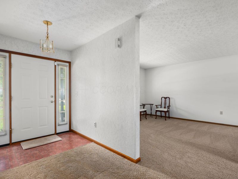 20 Winter Green Loop SW, Pataskala, OH 43062 Photo 4