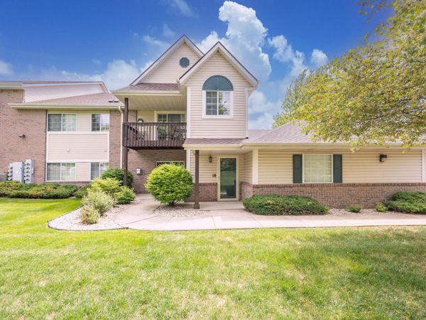 6906 Dale Dr, Unit 21, Caledonia, WI 53402