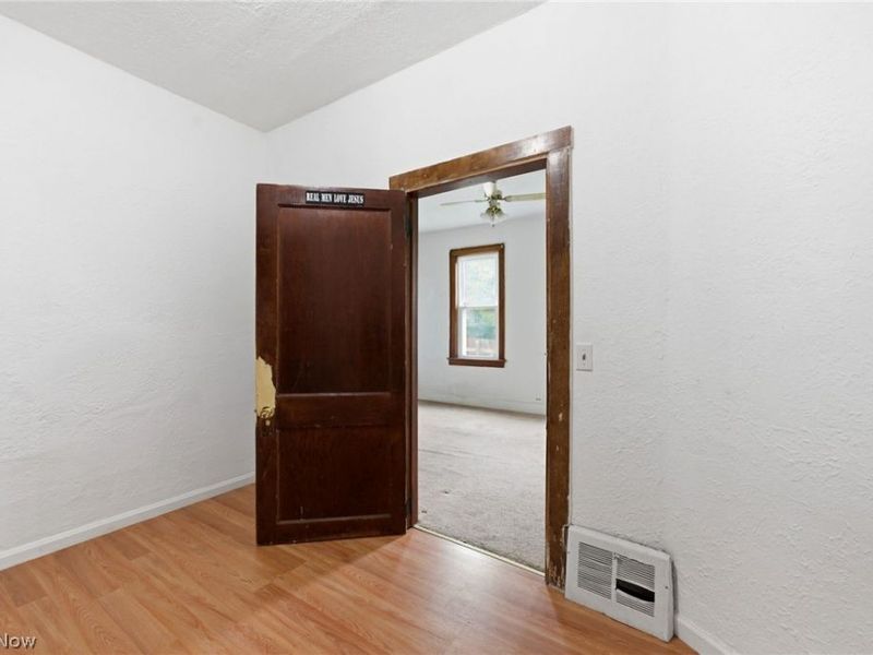 3524 Walton Avenue, Cleveland, OH 44113 Photo 12