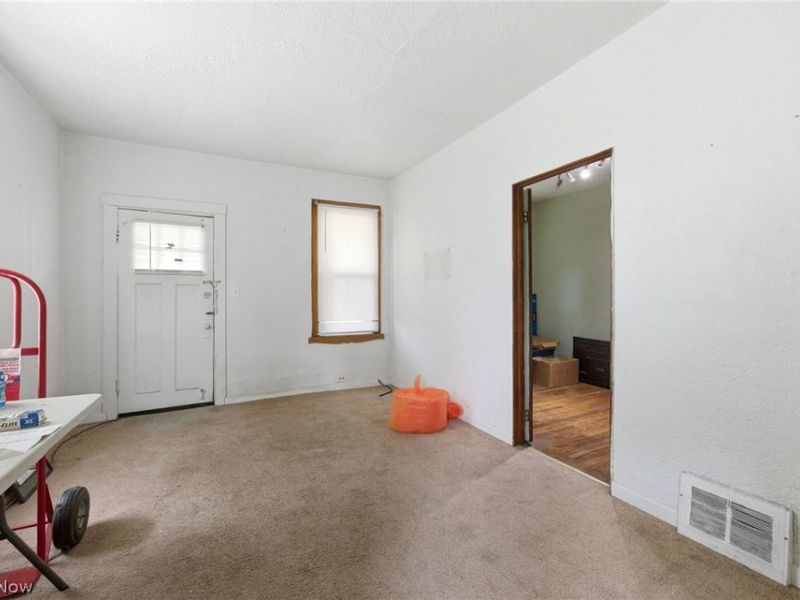 3524 Walton Avenue, Cleveland, OH 44113 Photo 5