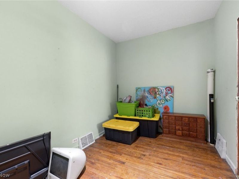 3524 Walton Avenue, Cleveland, OH 44113 Photo 8