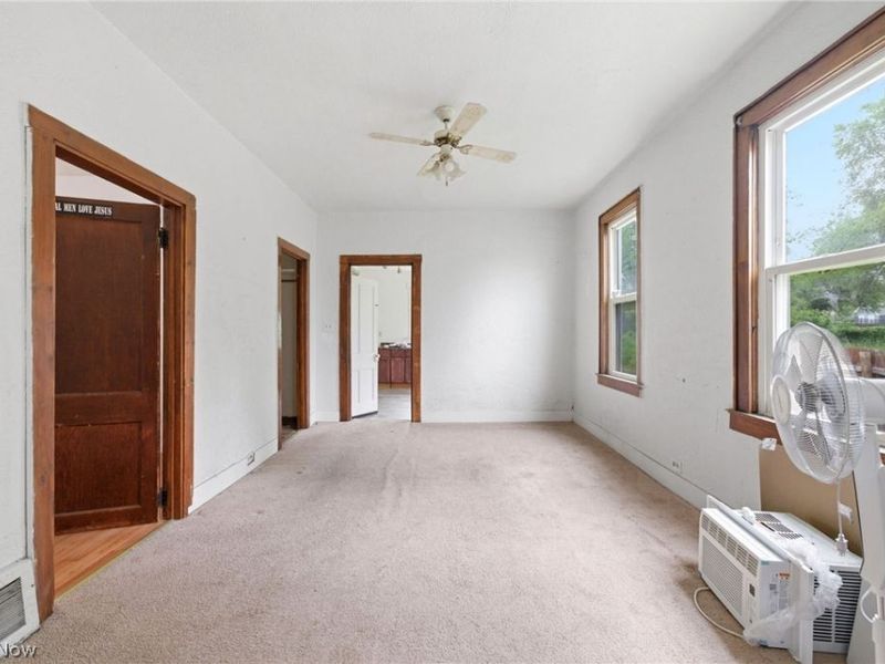 3524 Walton Avenue, Cleveland, OH 44113 Photo 9