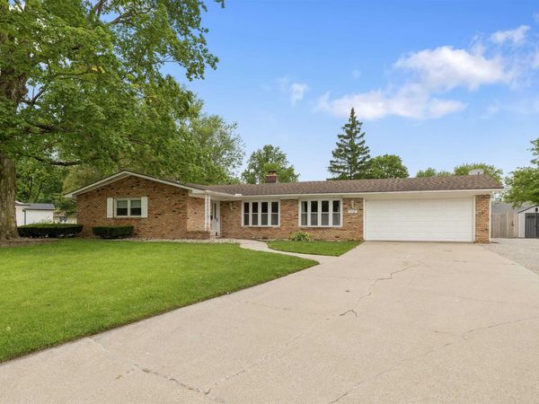 110 Navarre Court, Auburn, IN 46706