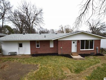 5815 J Street , Lincoln, NE 68510