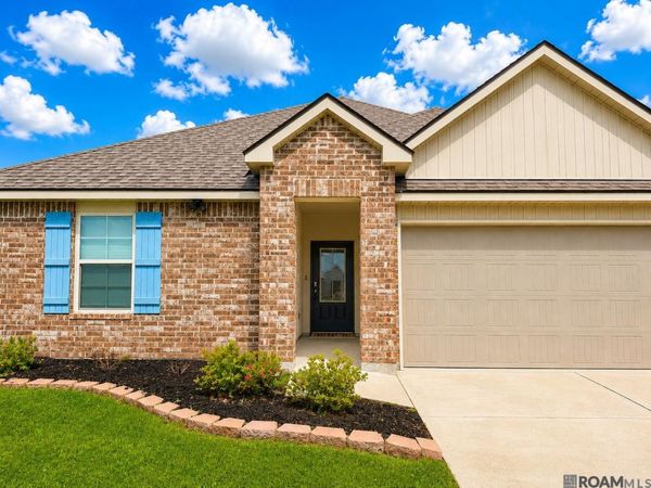 30716 Pine Grove Dr, Denham Springs, LA 70726