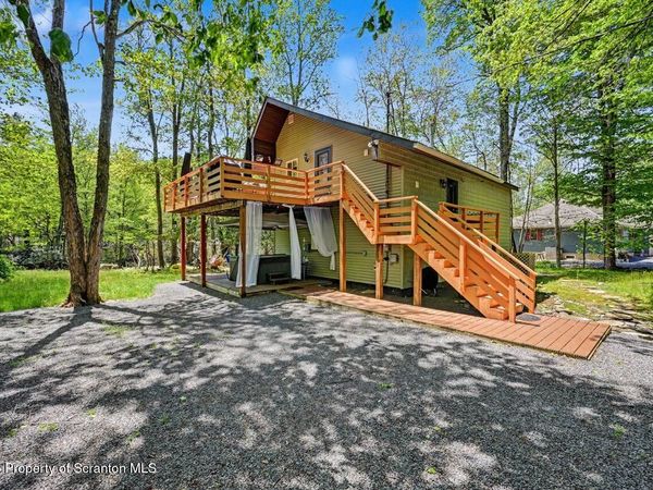 141 S Lehigh River Drive , Clifton Twp, PA 18424