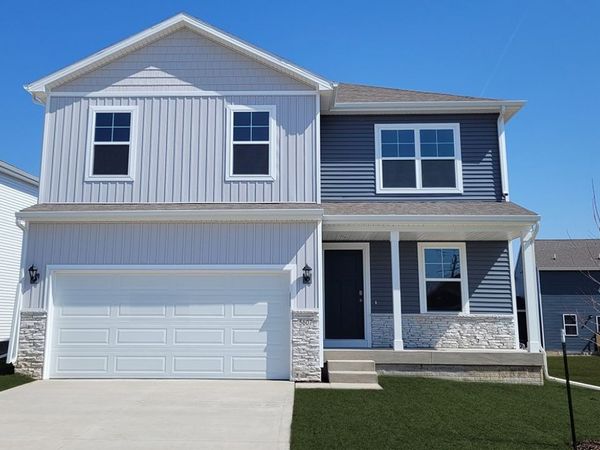2770 Cecelia Drive, Hiawatha, IA 52233