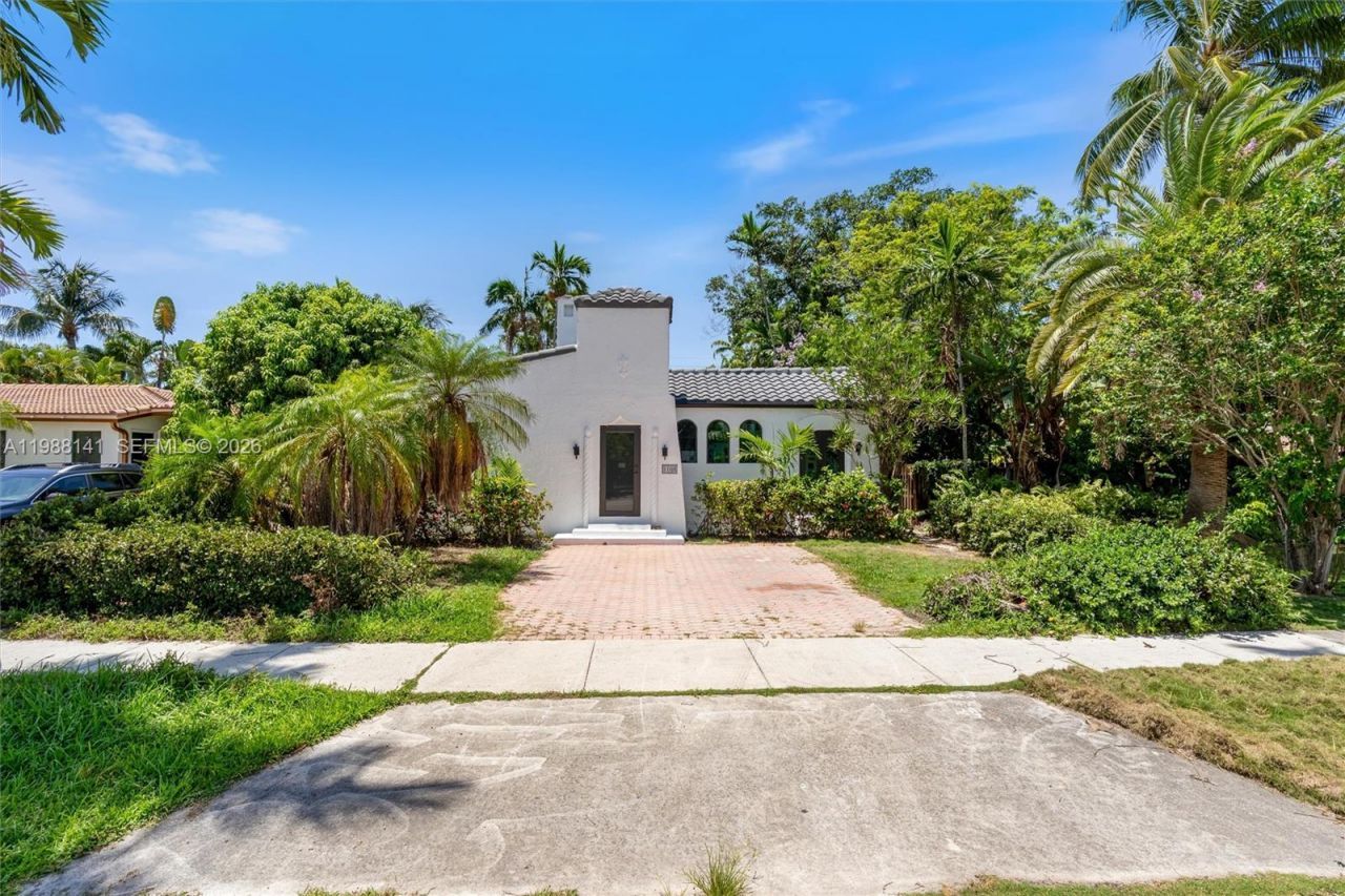 1108 Harrison St , Hollywood, FL 33019 Photo