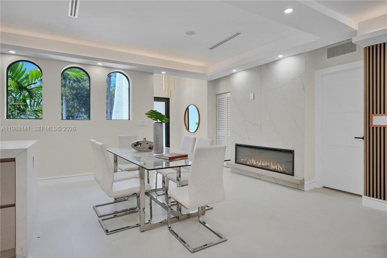 1108 Harrison St, Hollywood, FL 33019 Photo