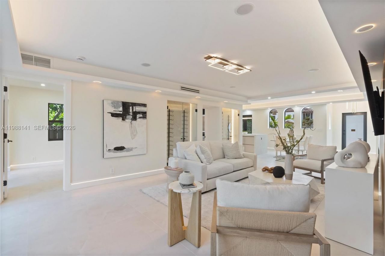 1108 Harrison St , Hollywood, FL 33019 Photo