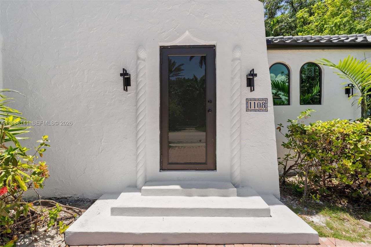 1108 Harrison St , Hollywood, FL 33019 Photo