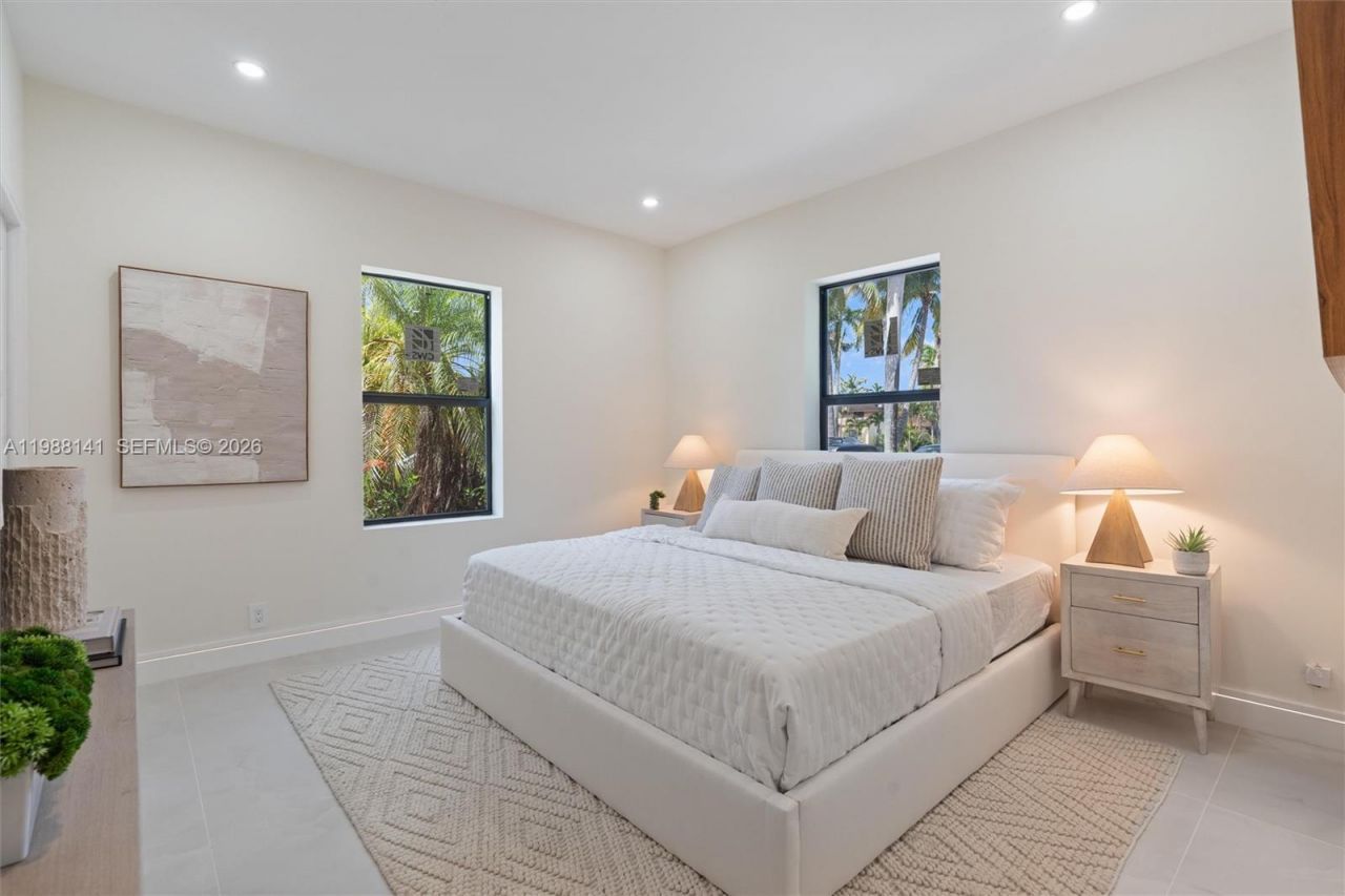 1108 Harrison St , Hollywood, FL 33019 Photo