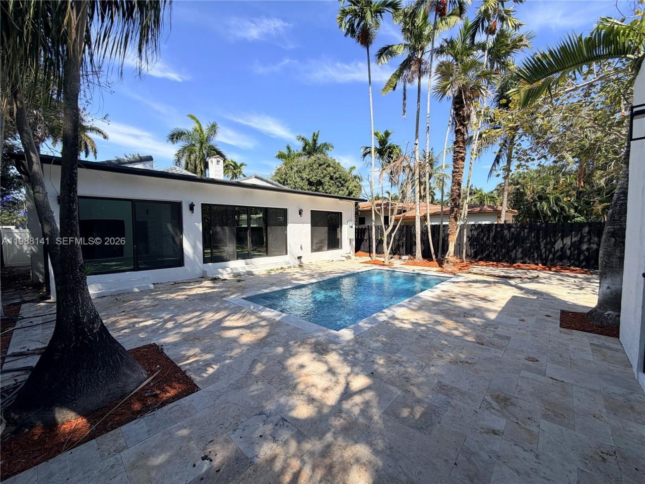 1108 Harrison St , Hollywood, FL 33019 Photo