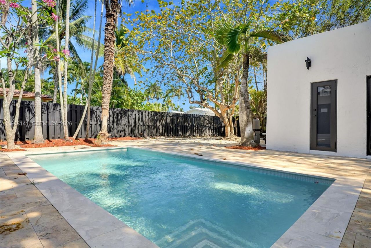 1108 Harrison St, Hollywood, FL 33019 Photo