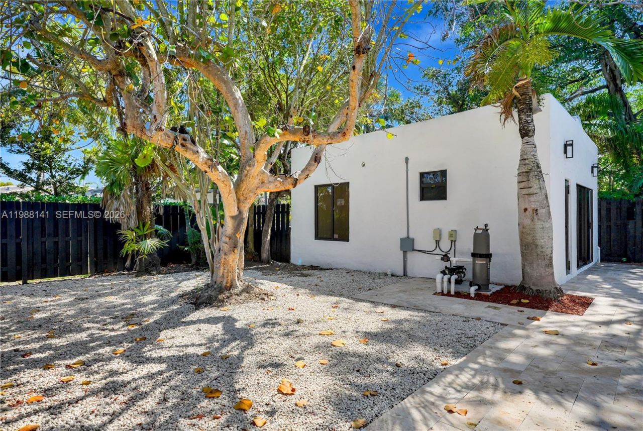 1108 Harrison St, Hollywood, FL 33019 Photo