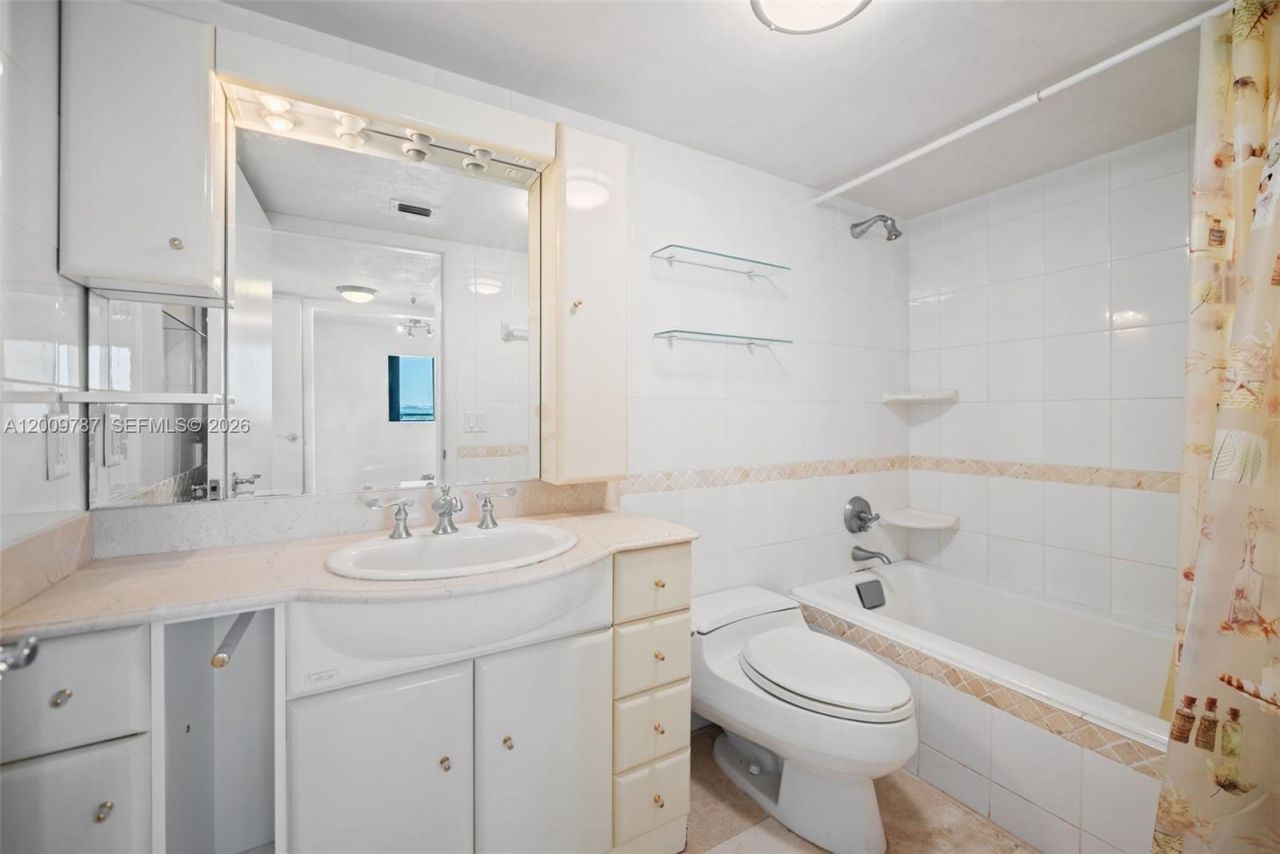 7751 NE Bayshore Ct, Unit 7B, Miami, FL 33138 Photo