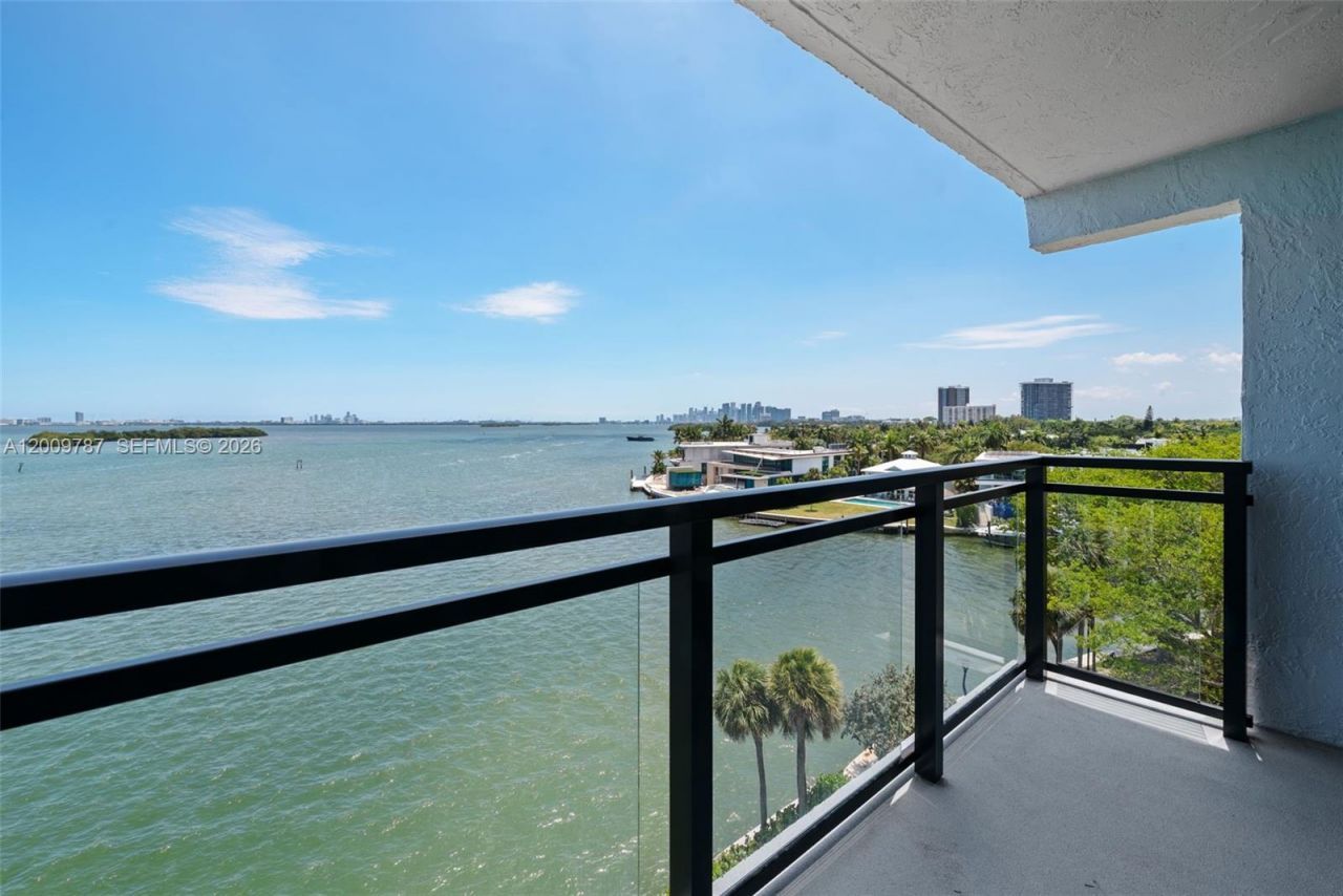 7751 NE Bayshore Ct, Unit 7B, Miami, FL 33138 Photo