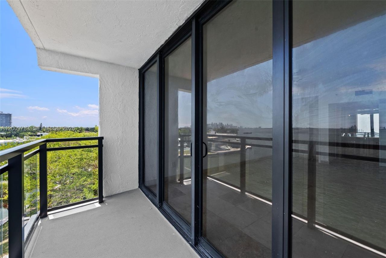 7751 NE Bayshore Ct, Unit 7B, Miami, FL 33138 Photo