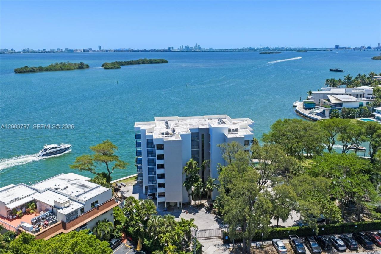 7751 NE Bayshore Ct, Unit 7B, Miami, FL 33138 Photo