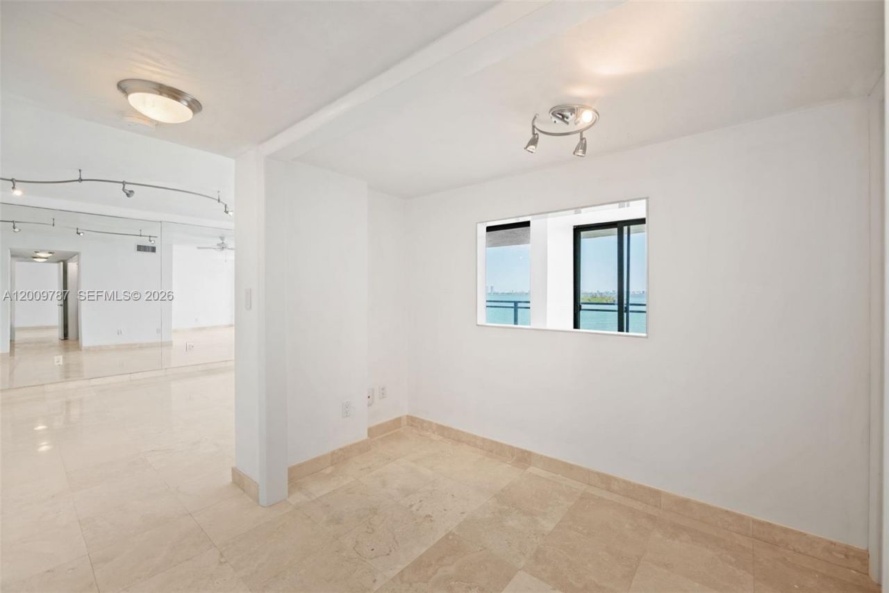 7751 NE Bayshore Ct, Unit 7B, Miami, FL 33138 Photo