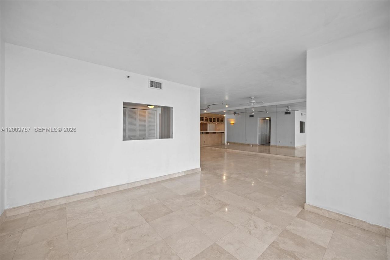 7751 NE Bayshore Ct, Unit 7B, Miami, FL 33138 Photo