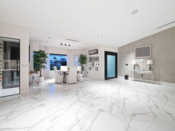 16431 NE 34th Ave, North Miami Beach, FL 33160
