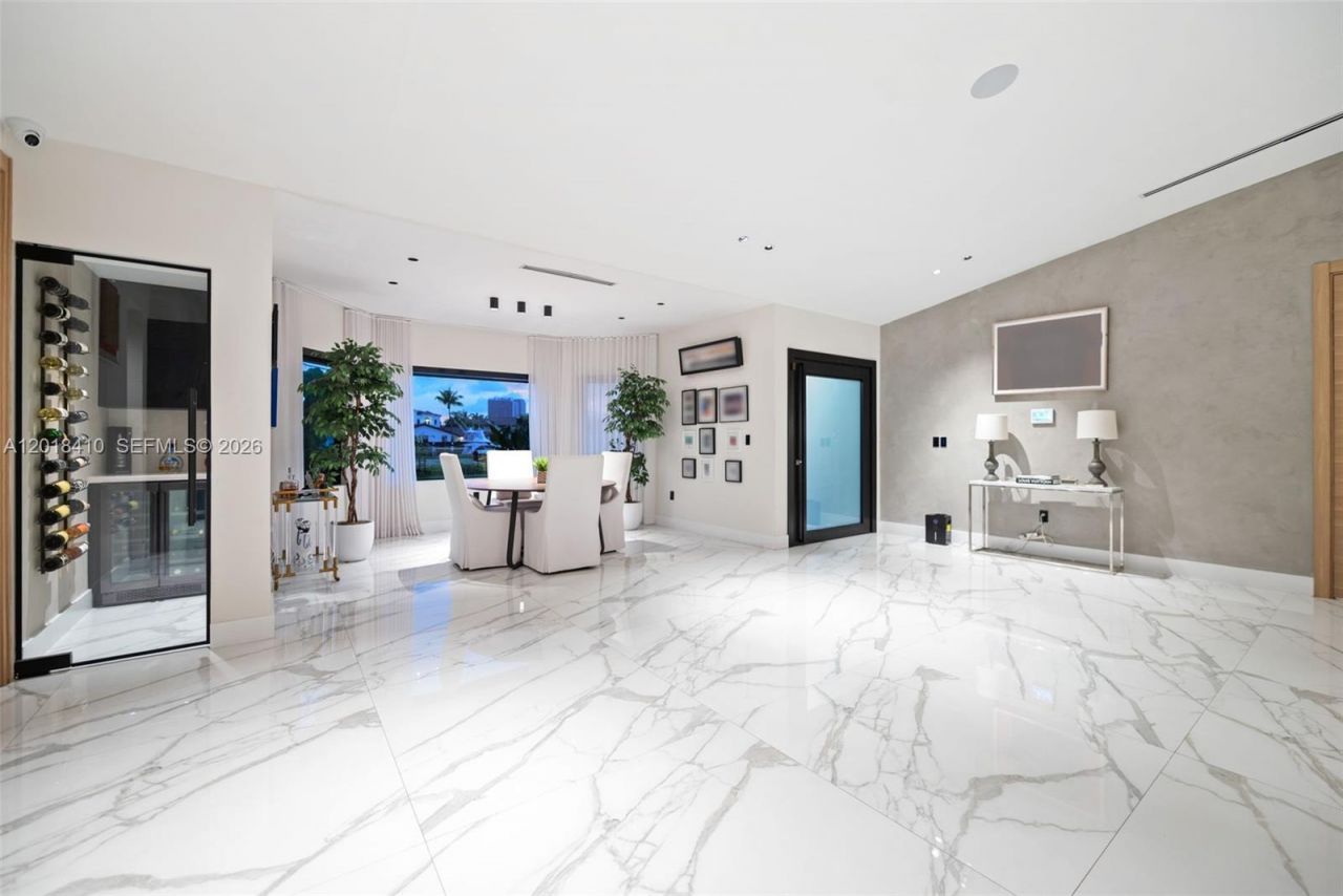 16431 NE 34th Ave , North Miami Beach, FL 33160 Photo