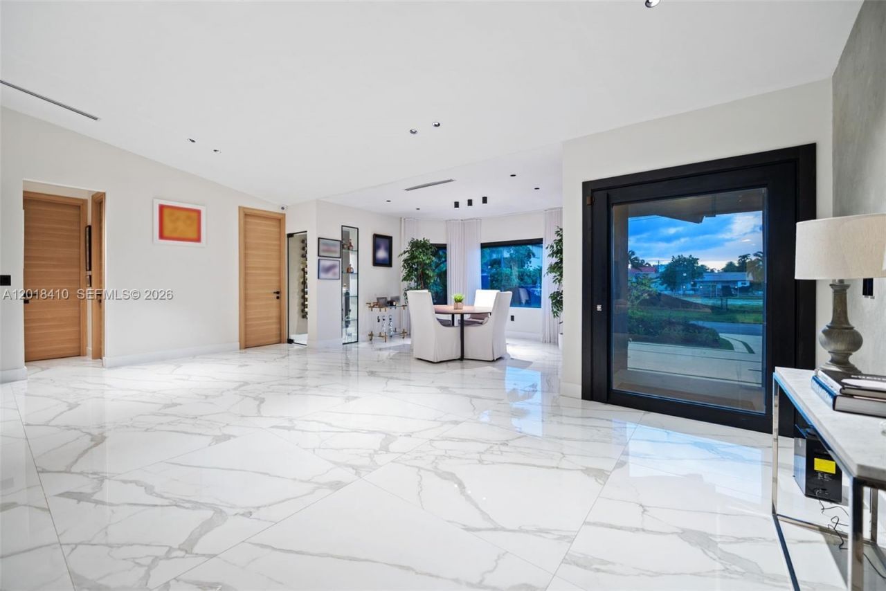 16431 NE 34th Ave , North Miami Beach, FL 33160 Photo