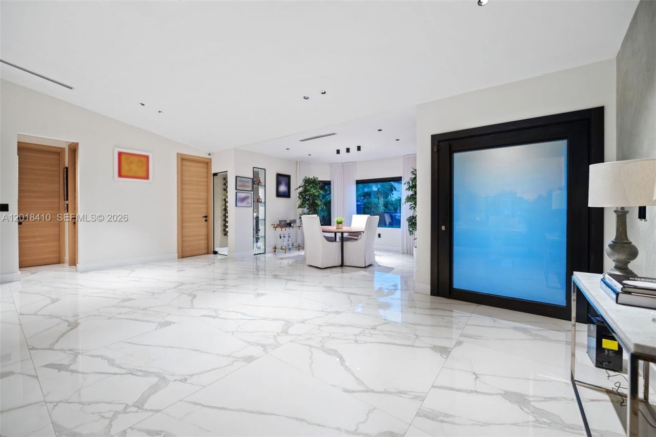 16431 NE 34th Ave , North Miami Beach, FL 33160 Photo