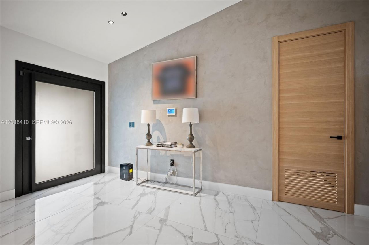 16431 NE 34th Ave , North Miami Beach, FL 33160 Photo