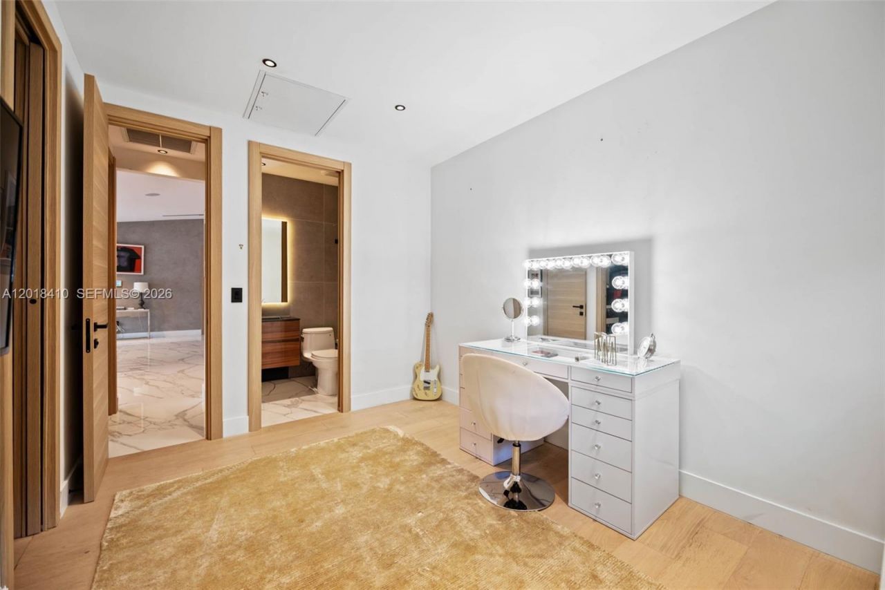 16431 NE 34th Ave , North Miami Beach, FL 33160 Photo