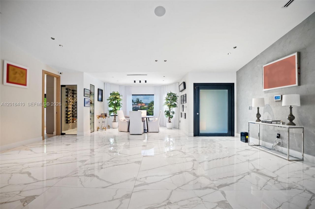 16431 NE 34th Ave , North Miami Beach, FL 33160 Photo