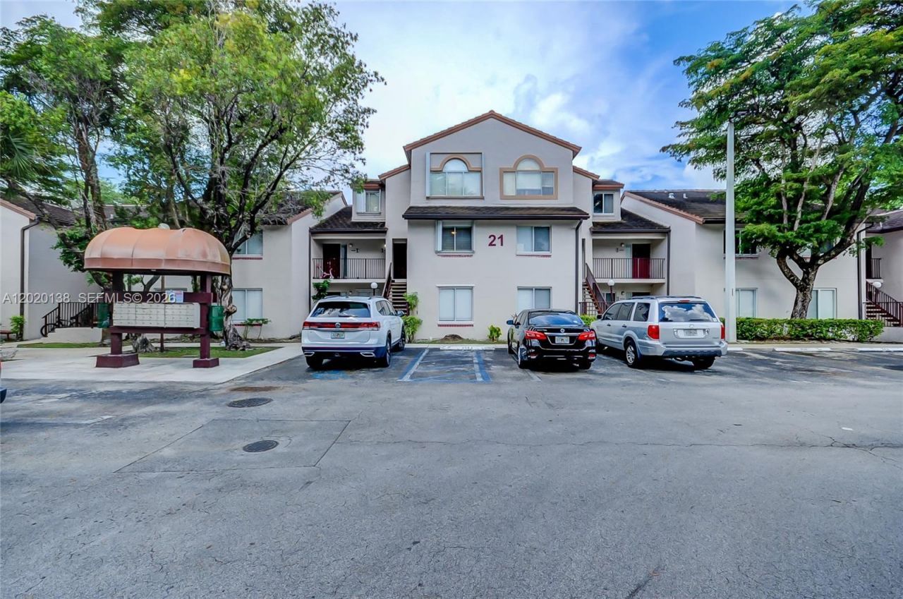 14014 SW 91st Ter, Unit 14014, Miami, FL 33186 Photo