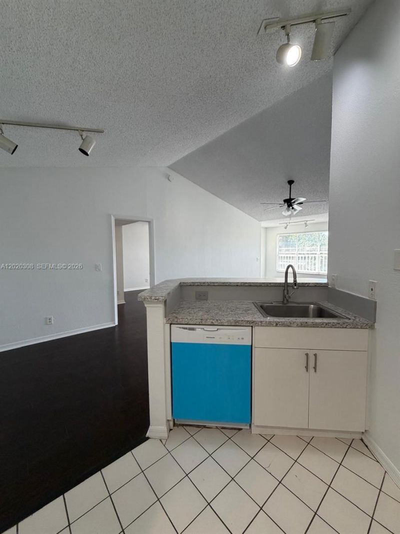 12950 Vista Isles Dr , Unit 421, Sunrise, FL 33325 Photo