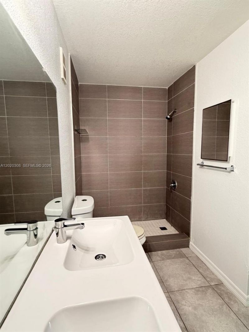 12950 Vista Isles Dr , Unit 421, Sunrise, FL 33325 Photo