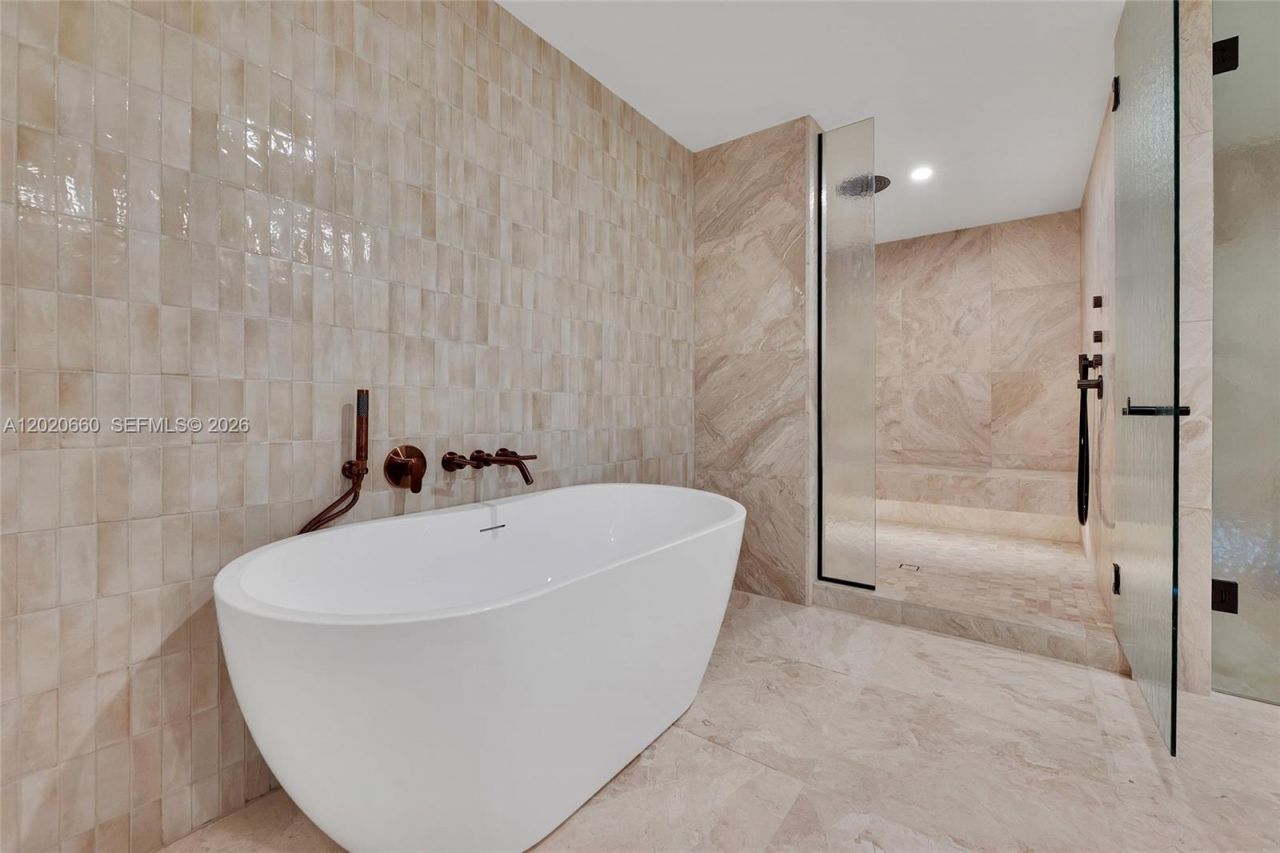 1176 97th St, Unit 704, Bay Harbor Islands, FL 33154 Photo