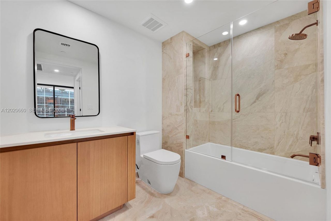 1176 97th St, Unit 704, Bay Harbor Islands, FL 33154 Photo