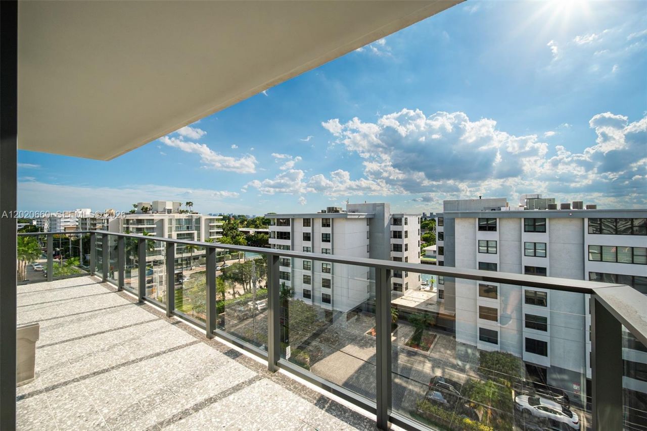 1176 97th St, Unit 704, Bay Harbor Islands, FL 33154 Photo
