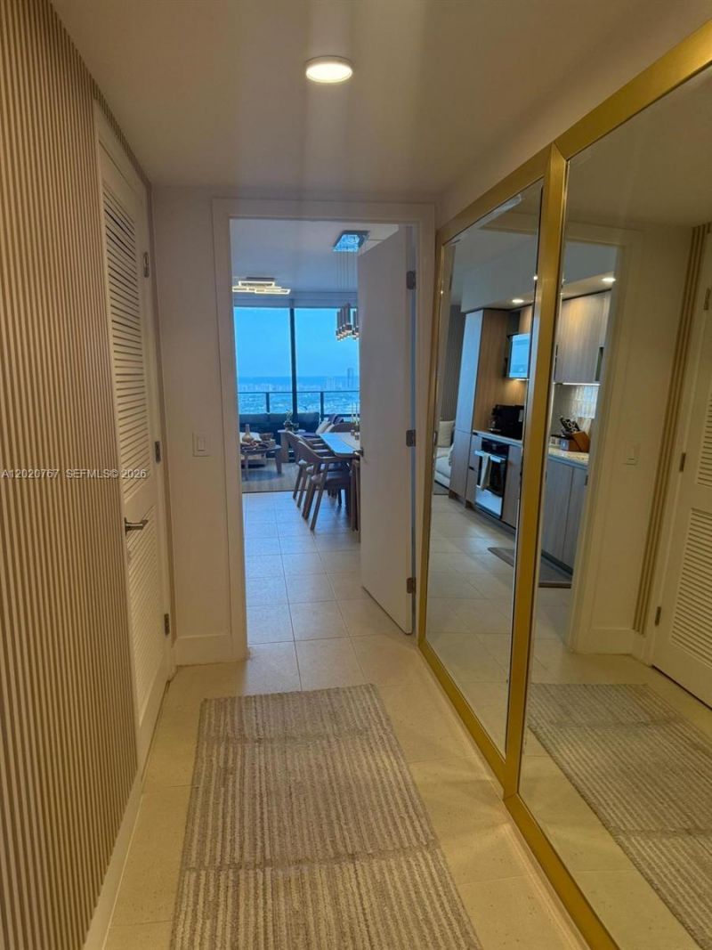 159 NE 6th St , Unit 4016, Miami, FL 33132 Photo