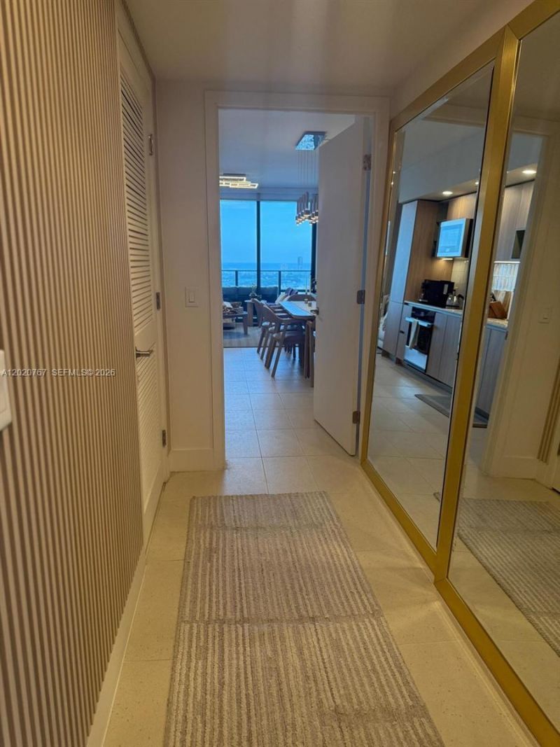 159 NE 6th St , Unit 4016, Miami, FL 33132 Photo