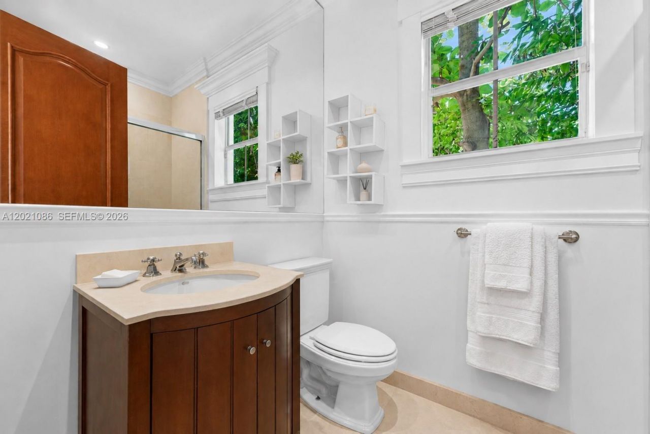 442 Ridgewood Rd , Key Biscayne, FL 33149 Photo