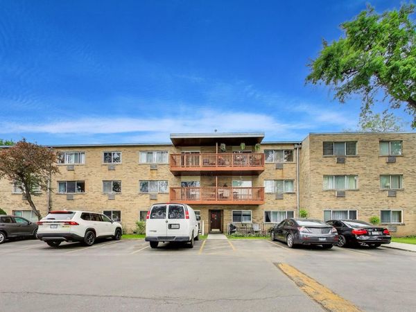 750 Dempster Street , Unit 103, Mount Prospect, IL 60056