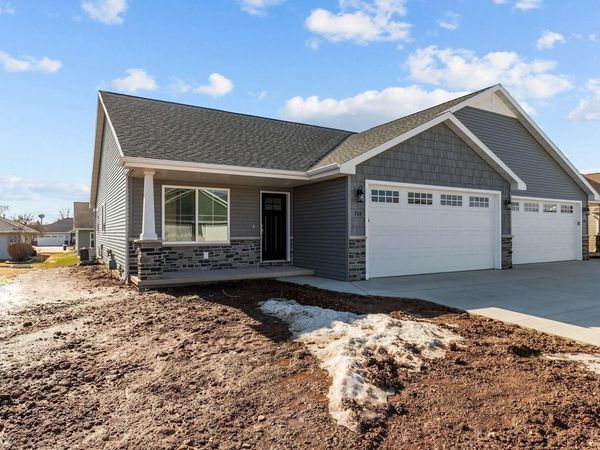 505 FOUNDERS WAY, Little Chute, WI 54140